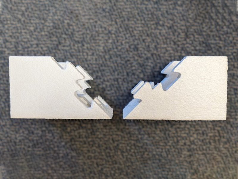 8 EPS expanded polystyrene foam pieces that fit together to make a protective corner
