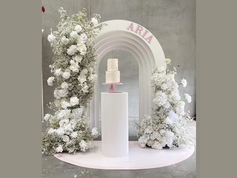 White Styrofoam EPS Foam wedding props including an arch and pedestal